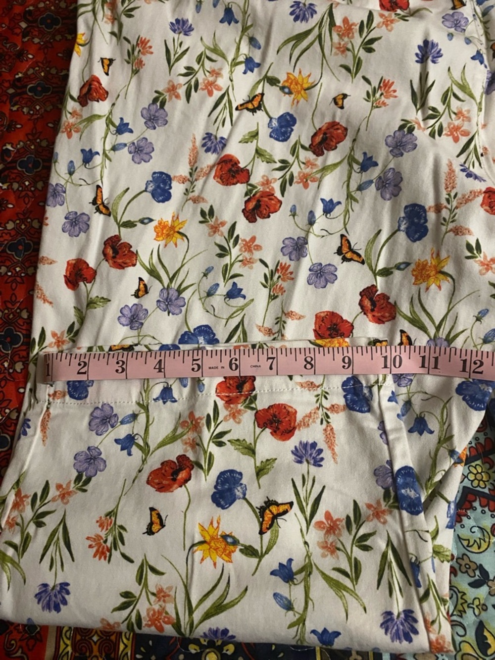 St. John’s Bay Womens Floral Cotton capris - Picture 4 of 8